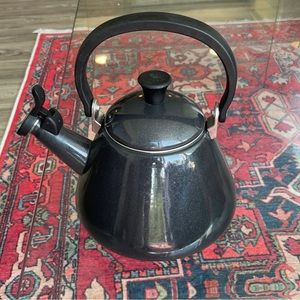 Le Creuset 1.7 Quart Kone Tea Kettle / Tea Pot - Gray